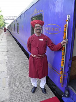 Maharashtra state, India: Riding the rail