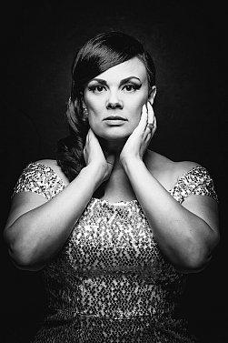 THE FAMOUS ELSEWHERE WORLD MUSIC QUESTIONNAIRE: Tami Neilson