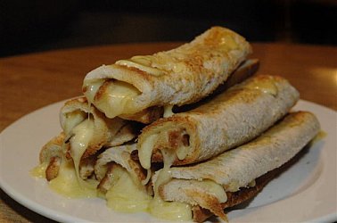 Dee's classic Kiwi cheese rolls