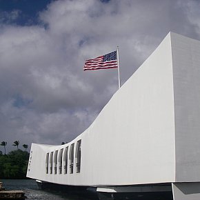 Pearl Harbor, Hawaii: Sunday morning, coming down