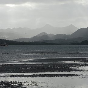 Suva, Fiji: Resolving contradictions?
