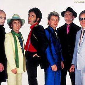 The Flying Pickets: Get Off Of My Cloud (1983)